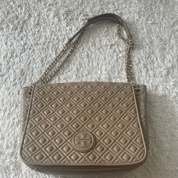 Tory Burch Handbags - Tory Burch quilted crossbody/shoulder bag